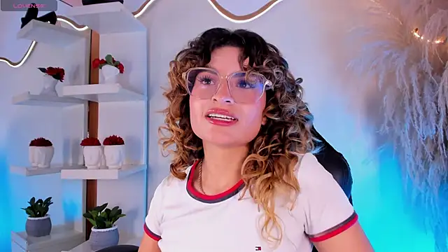 emilymjs  online show from May 31, 2026, 4:09 am