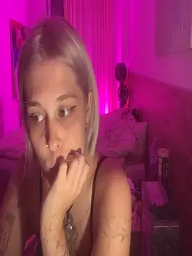 Ella Bloom online show from May 28, 2026, 7:33 pm