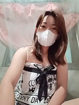 -Trinina- online show from June 21, 2026, 9:06 pm