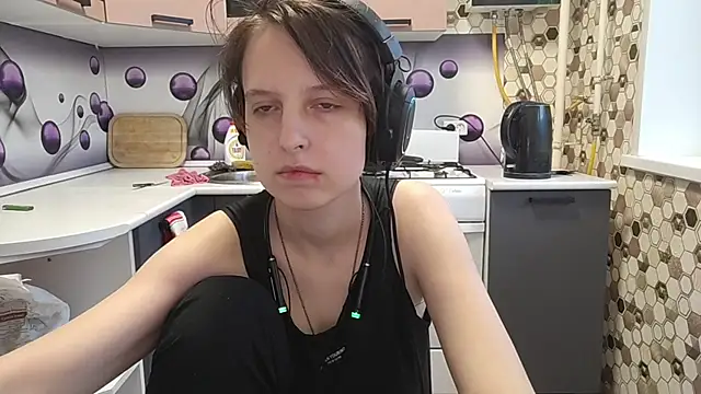 Snapshot of Saranade chatting on July 19, 2026, 5:05 pm Saranade online show from July 19, 2026, 5:05 pm