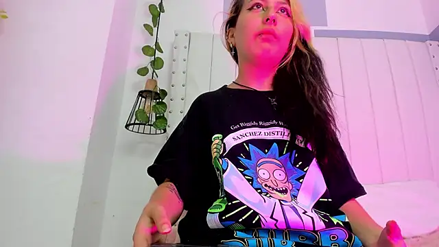 Snapshot of BellaJonnson chatting on June 13, 2026, 1:31 pm BellaJonnson online show from June 13, 2026, 1:31 pm