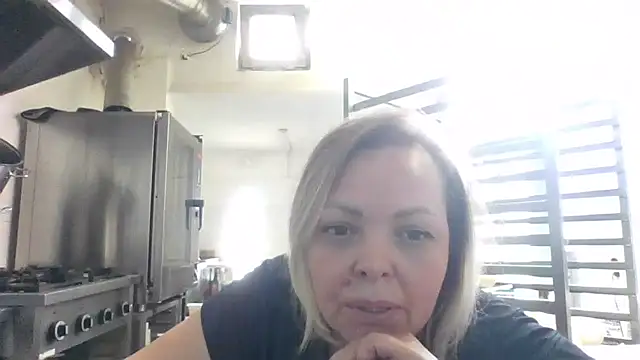 BellaaKiss online show from May 30, 2026, 2:14 pm