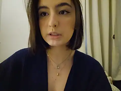Snapshot of Juh_castro chatting on June 17, 2026, 6:53 pm Juh castro online show from June 17, 2026, 6:53 pm