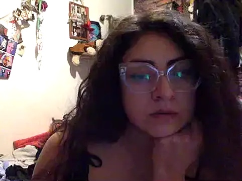 Snapshot of AlondraSa chatting on June 24, 2026, 3:44 pm AlondraSa online show from June 24, 2026, 3:44 pm