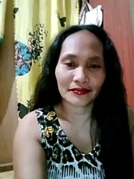 Snapshot of Queenslay chatting on June 23, 2026, 10:57 am Queenslay online show from June 23, 2026, 10:57 am