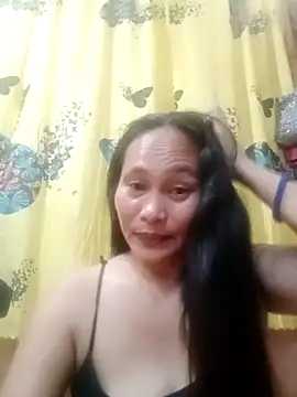 Snapshot of Queenslay chatting on July 2, 2026, 12:10 am Queenslay online show from July 2, 2026, 12:10 am