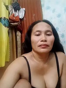 Snapshot of Queenslay chatting on July 5, 2026, 6:31 am Queenslay online show from July 5, 2026, 6:31 am