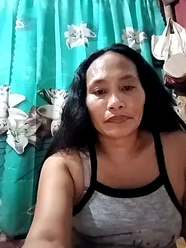Snapshot of Queenslay chatting on July 14, 2026, 11:16 am Queenslay online show from July 14, 2026, 11:16 am