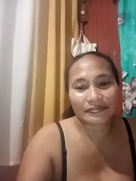 Snapshot of Queenslay chatting on July 16, 2026, 11:05 am Queenslay online show from July 16, 2026, 11:05 am