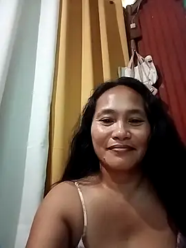 Snapshot of Queenslay chatting on July 17, 2026, 10:25 pm Queenslay online show from July 17, 2026, 10:25 pm