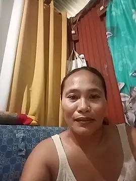 Snapshot of Queenslay chatting on July 19, 2026, 10:13 pm Queenslay online show from July 19, 2026, 10:13 pm