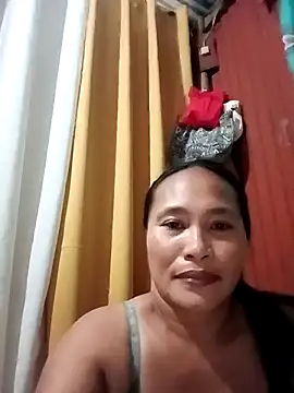 Snapshot of Queenslay chatting on July 24, 2026, 11:19 am Queenslay online show from July 24, 2026, 11:19 am