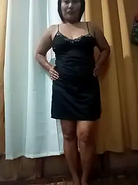 Snapshot of Queenslay chatting on July 24, 2026, 11:36 pm Queenslay online show from July 24, 2026, 11:36 pm