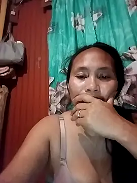 Snapshot of Queenslay chatting on July 27, 2026, 10:22 am Queenslay online show from July 27, 2026, 10:22 am
