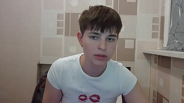 Snapshot of EmyHills chatting on July 30, 2026, 8:08 pm EmyHills online show from July 30, 2026, 8:08 pm