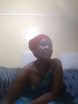 Snapshot of Creamymom4 chatting on June 19, 2026, 1:10 am Creamymom4 online show from June 19, 2026, 1:10 am