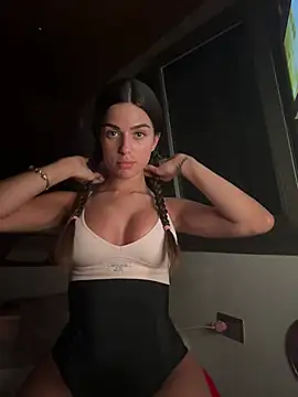 Snapshot of miaabelluccii chatting on June 7, 2026, 9:29 pm miaabelluccii online show from June 7, 2026, 9:29 pm
