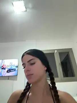 miaabelluccii online show from July 20, 2026, 9:50 pm