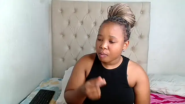 Snapshot of Lihle_00 chatting on July 22, 2026, 12:13 am Lihle 00 online show from July 22, 2026, 12:13 am