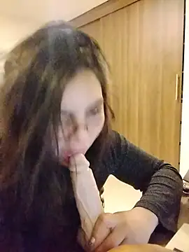 Roxxy Sade online show from June 20, 2026, 1:52 am