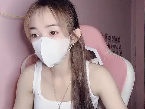 Alee8668 online show from July 17, 2026, 5:07 pm
