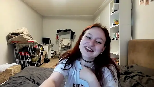 LoiseLovetto online show from June 21, 2026, 6:43 pm