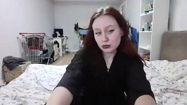 LoiseLovetto online show from June 24, 2026, 5:23 pm