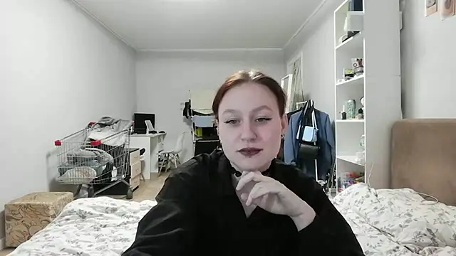LoiseLovetto online show from June 25, 2026, 6:01 pm