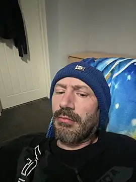 moonpig1 online show from June 5, 2026, 9:04 am