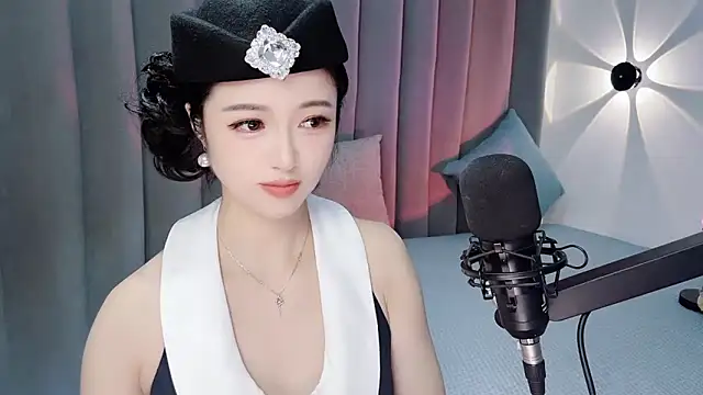Snapshot of Momo-Wow chatting on July 7, 2026, 6:47 am Momo-Wow online show from July 7, 2026, 6:47 am