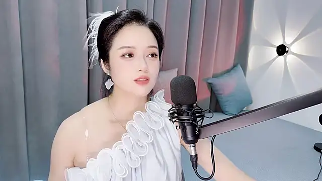 Snapshot of Momo-Wow chatting on July 11, 2026, 6:05 am Momo-Wow online show from July 11, 2026, 6:05 am