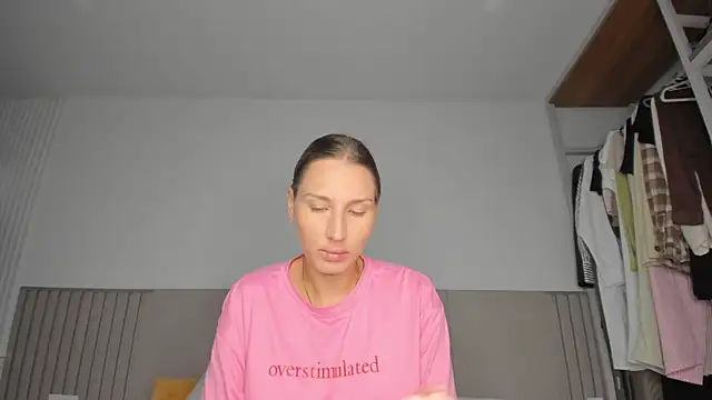 Snapshot of SofiClimbing chatting on March 6, 2026, 3:47 am SofiClimbing online show from March 6, 2026, 3:47 am