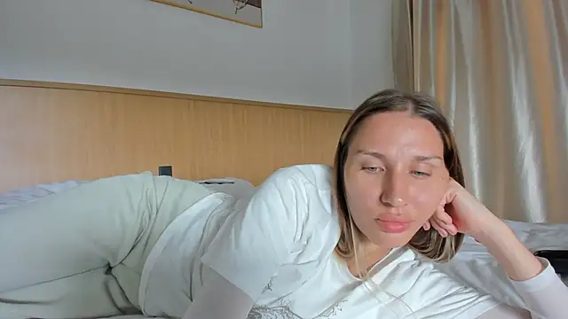 Snapshot of SofiClimbing chatting on March 14, 2026, 5:46 am SofiClimbing online show from March 14, 2026, 5:46 am