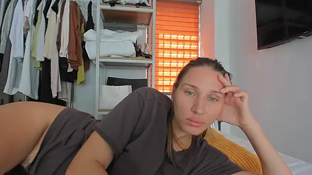 Snapshot of SofiClimbing chatting on March 29, 2026, 6:24 am SofiClimbing online show from March 29, 2026, 6:24 am