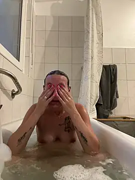 Snapshot of PregnantEmilia chatting on July 8, 2026, 8:02 pm PregnantEmilia online show from July 8, 2026, 8:02 pm