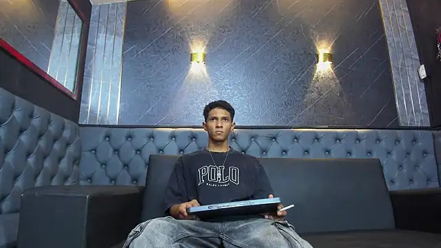 Snapshot of Yoel_Blessed chatting on July 17, 2026, 11:17 am Yoel Blessed online show from July 17, 2026, 11:17 am