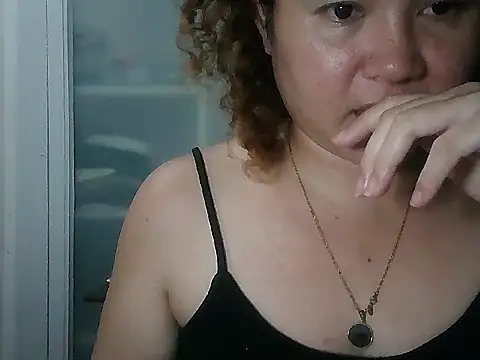 bitchychubby online show from June 25, 2026, 3:38 pm
