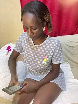Snapshot of Beauty_Blacck chatting on June 17, 2026, 7:26 pm Beauty Blacck online show from June 17, 2026, 7:26 pm