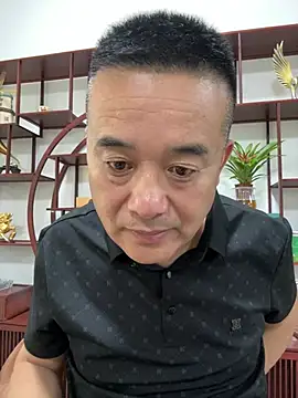 woailllll online show from June 7, 2026, 6:28 am