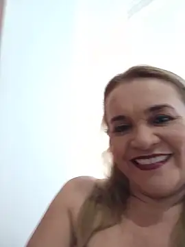 Sara hilton02 online show from June 10, 2026, 1:32 pm