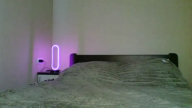 Snapshot of elliza_snow chatting on July 22, 2026, 7:44 am elliza snow online show from July 22, 2026, 7:44 am