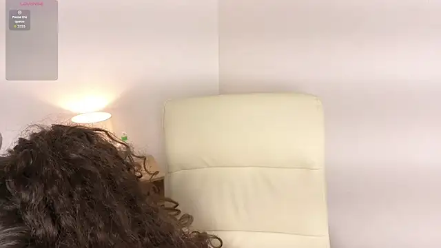 zoemoon1  online show from June 26, 2026, 3:22 am
