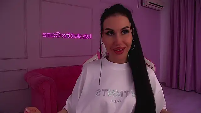 Snapshot of KaylaMous chatting on July 18, 2026, 6:23 pm KaylaMous online show from July 18, 2026, 6:23 pm