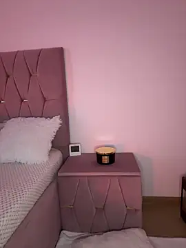 -IrisDesiree- online show from June 4, 2026, 2:12 pm