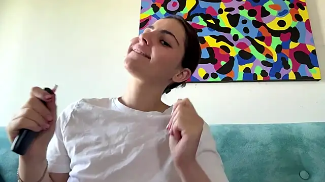 MarisaKomar online show from June 17, 2026, 7:22 am