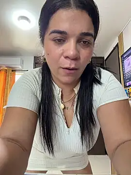 Snapshot of Siri_Luxx chatting on July 17, 2026, 10:03 pm Siri Luxx online show from July 17, 2026, 10:03 pm