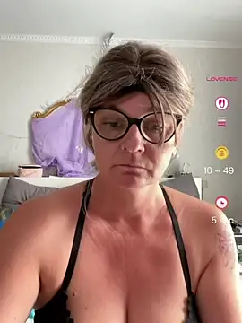 DirtyMarie80 online show from July 18, 2026, 1:59 pm