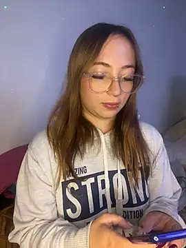 Caamii  online show from June 9, 2026, 3:29 am