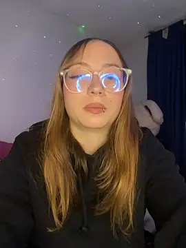 Caamii  online show from June 15, 2026, 1:08 am