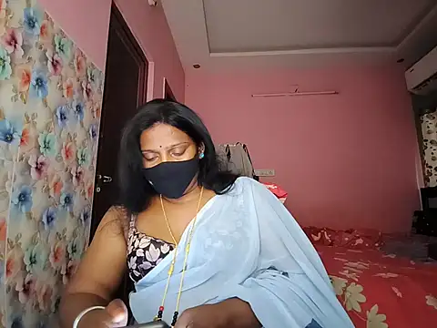 Snapshot of Meenakshy chatting on August 3, 2026, 9:04 am Meenakshy online show from August 3, 2026, 9:04 am